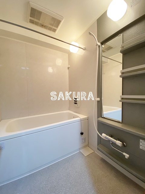 バス・シャワールーム　ご家族や長時間入浴に便利な追い炊き機能付きです♪