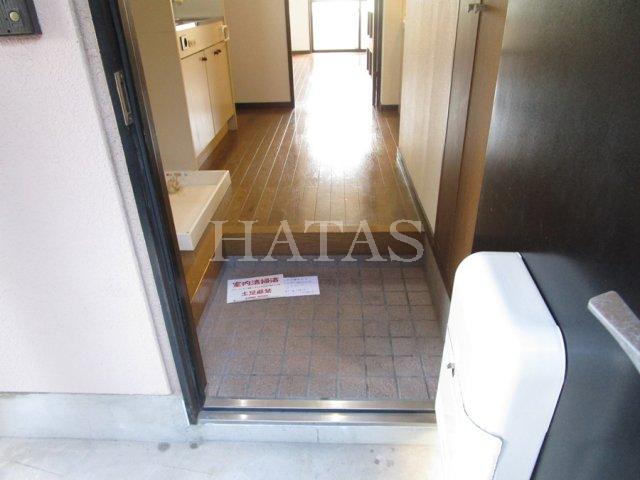 玄関　同物件別部屋です。