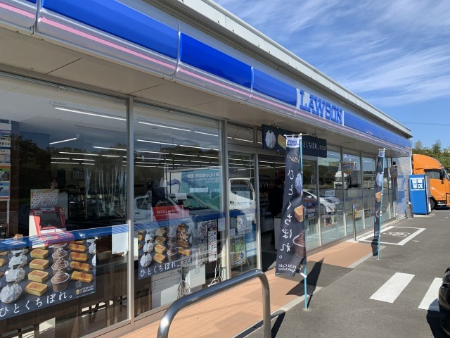 コンビニ　ローソン掛川平野店（コンビニ）まで220m