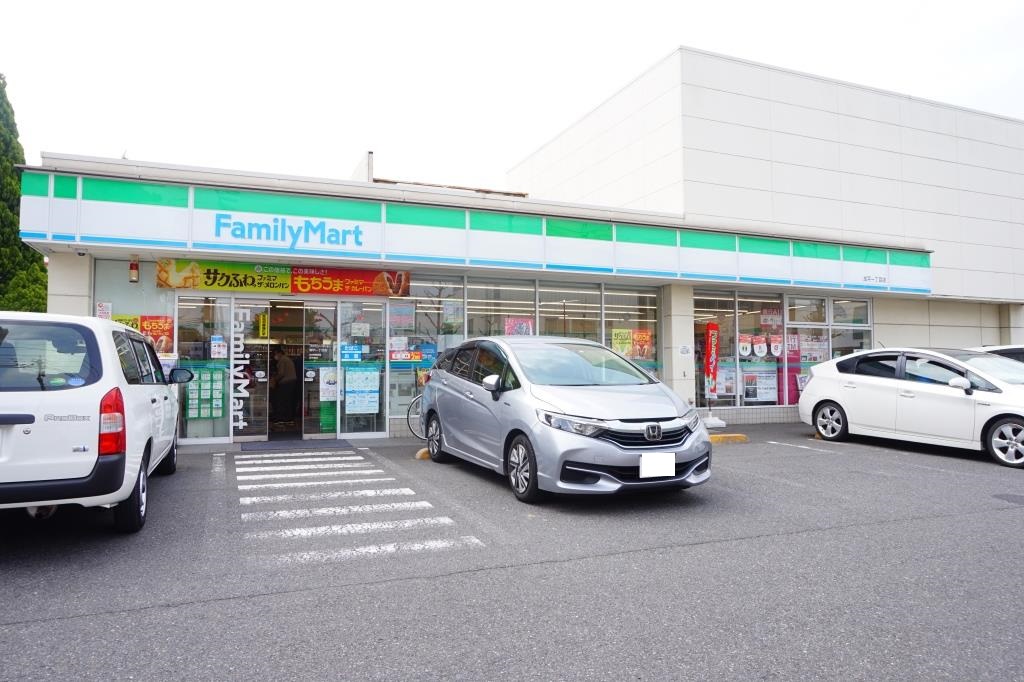 コンビニ　ファミリーマート 加平一丁目店（コンビニ）まで213m
