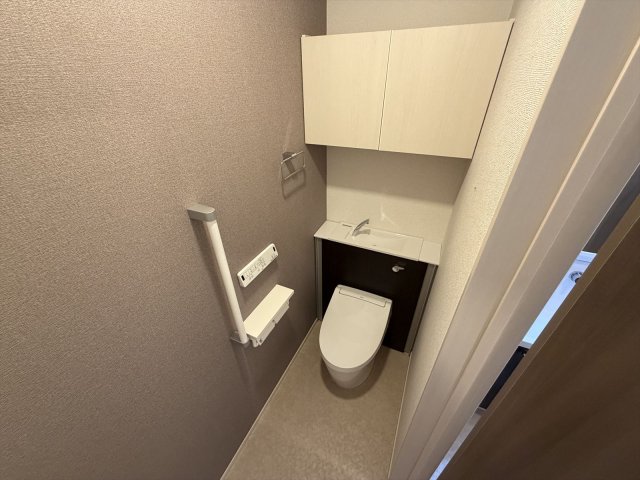 トイレ　温水洗浄便座