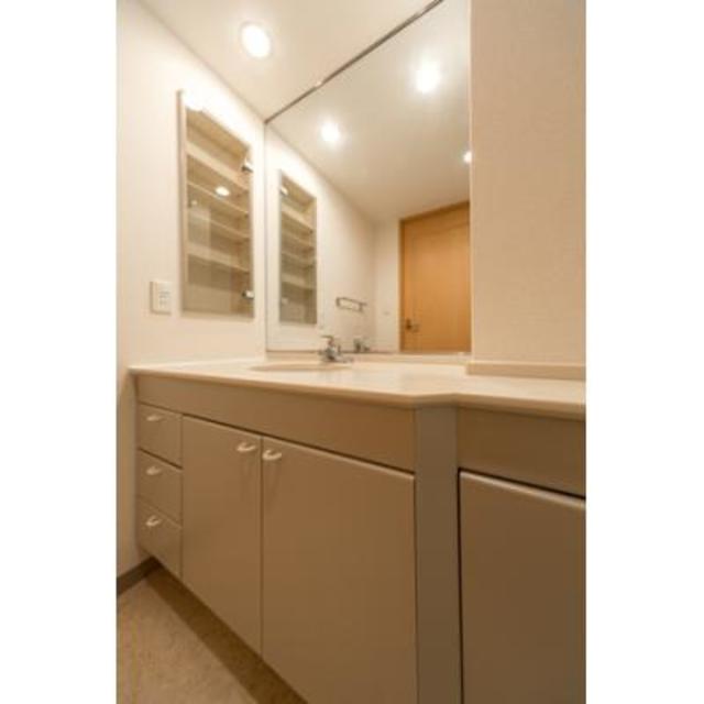 洗面設備　※写真は同タイプ住戸です。