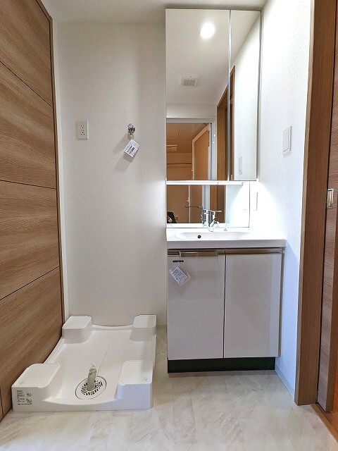 洗面設備　※別部屋の参考写真です。