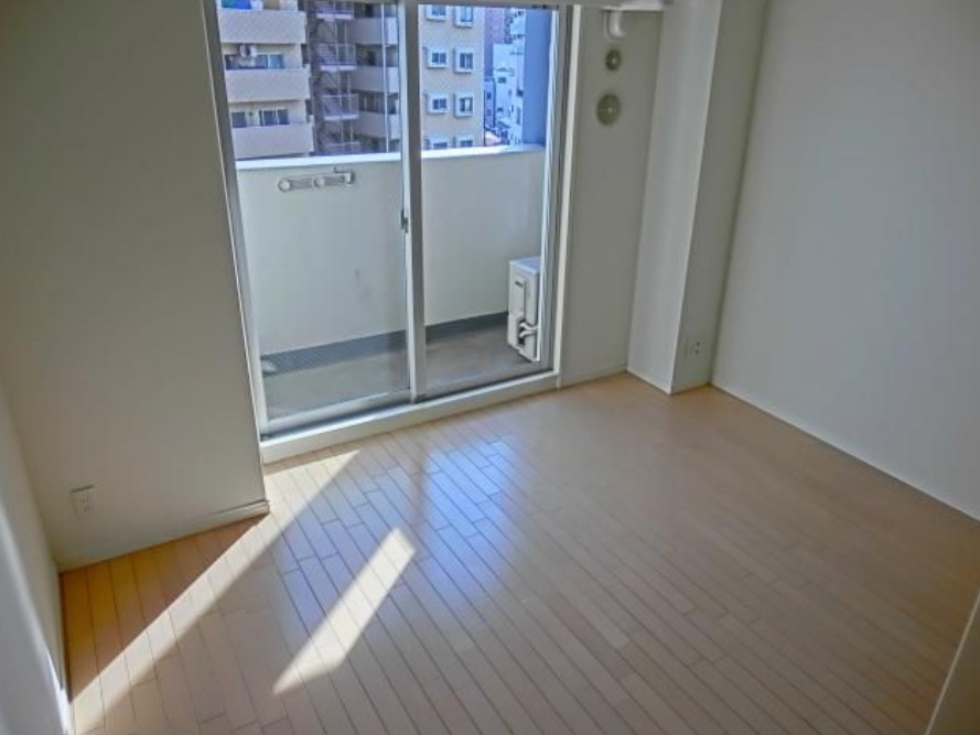 居室・リビング　別部屋参考画像です