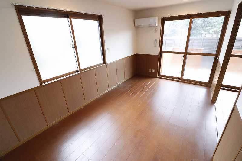 居室・リビング　※同物件、別部屋になります。