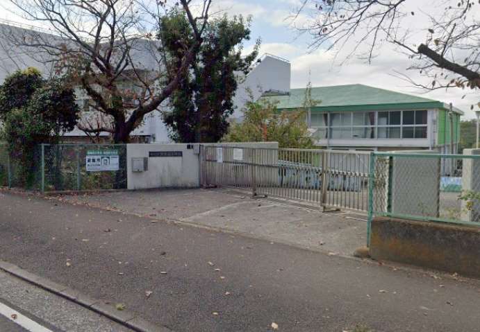小学校　横浜市立南舞岡小学校（小学校）まで1008m