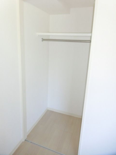 その他設備　奥行きのある収納スペース