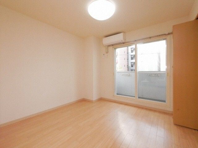 その他　※写真は別号室です。