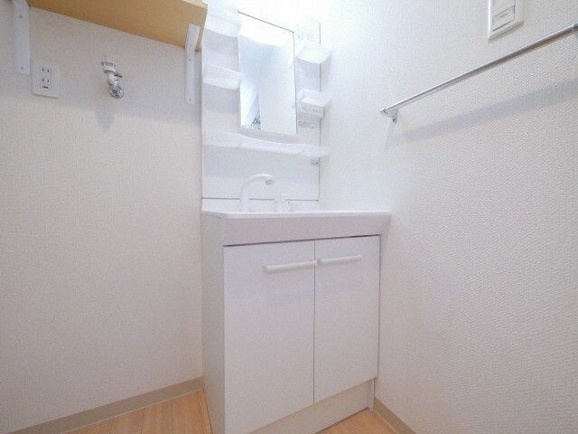 洗面設備　※写真は別号室です。