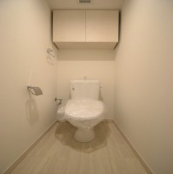 トイレ　※掲載写真は同マンション別部屋参考写真となります。