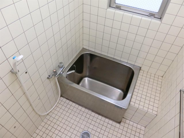 バス・シャワールーム　いつでも気持ちよく入浴できるシャワー付きです♪