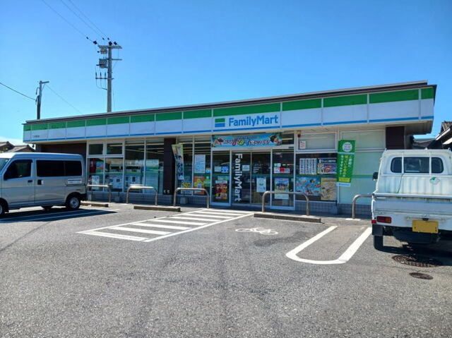 コンビニ　ファミリーマート二丈福吉店（コンビニ）まで500m