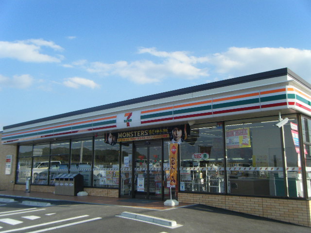 コンビニ　セブンイレブン 常滑飛香台店（コンビニ）まで831m