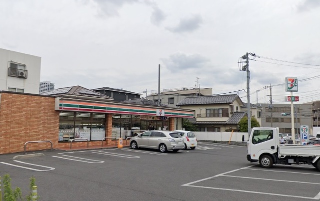 コンビニ　セブンイレブンさいたま浅間町店（コンビニ）まで597m