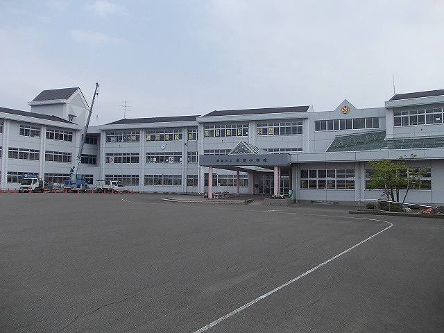 小学校　新潟市立岩室小学校（小学校）まで3077m
