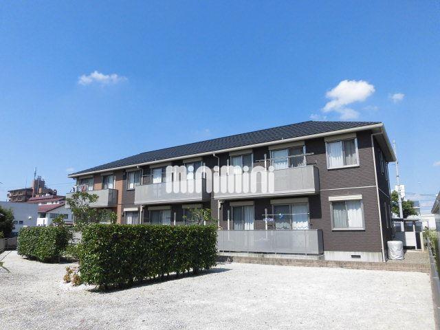 建物外観　ゆったりとした開放的なスペース付きです。