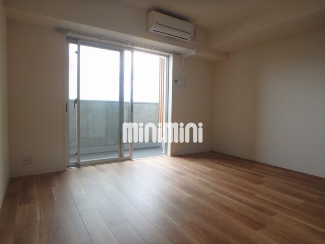 居室・リビング　室内写真は同タイプの別の部屋です。