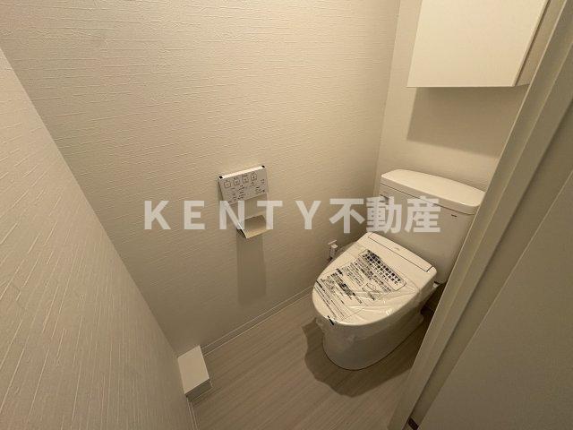 その他部屋・スペース　落ち着いた色調の寝室です
