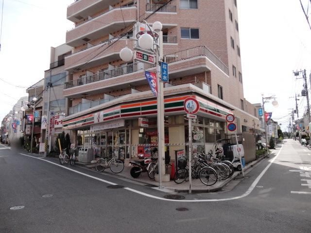 コンビニ　セブンイレブン（コンビニ）まで318m