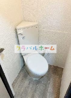 阪急宝塚線 服部天神駅 徒歩8分 2階建 築65年のトイレ写真