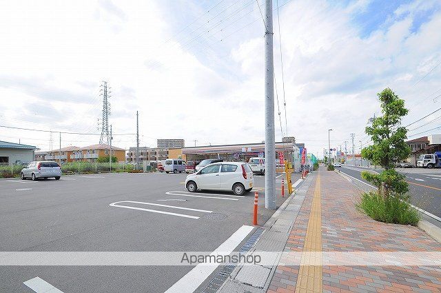 コンビニ　セブンイレブン新和1丁目店（コンビニ）まで607m