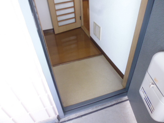 玄関　※別部屋の写真です