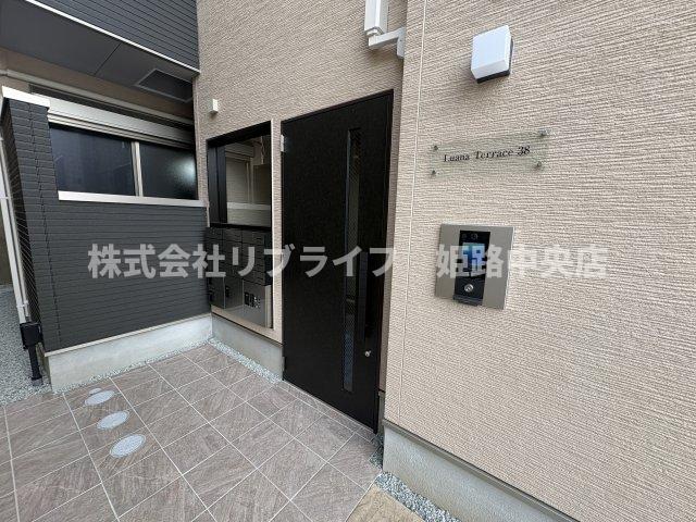 エントランス　オートロック付きで安心♪