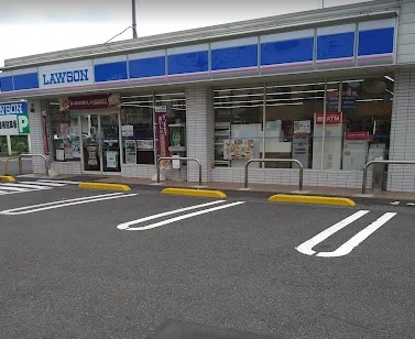 コンビニ　ローソン 春日部南四丁目店（コンビニ）まで246m