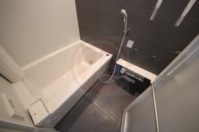 バス・シャワールーム　コンパクトで使いやすいお風呂です