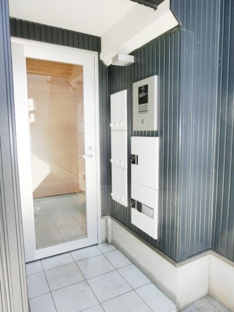 エントランス　安心のオートロックです。