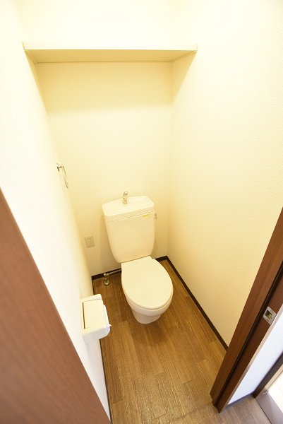 トイレ　※温水洗浄便座付きます。