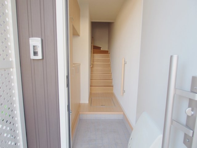 玄関　※同じ間取りの別部屋のお写真です※