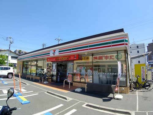 コンビニ　セブンイレブン 船橋前原西店（コンビニ）まで677m