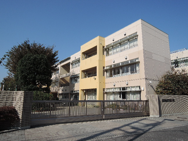小学校　練馬区立光和小学校（小学校）まで407m