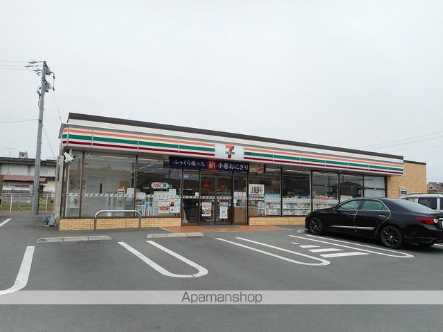 コンビニ　セブンイレブン（コンビニ）まで1528m