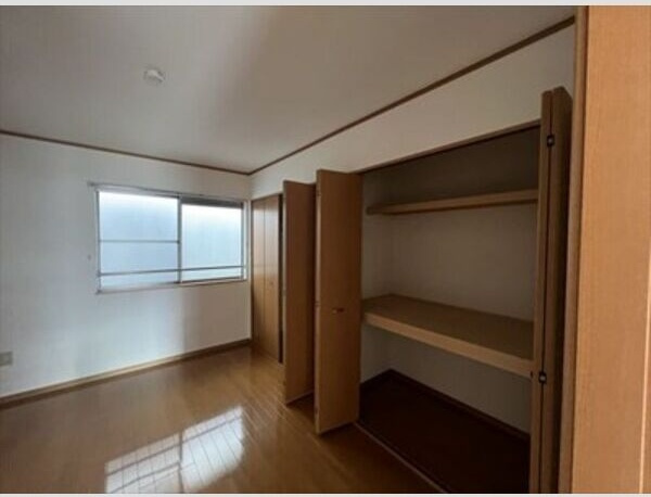 収納　※写真は同じマンションの違う部屋のものになります。
