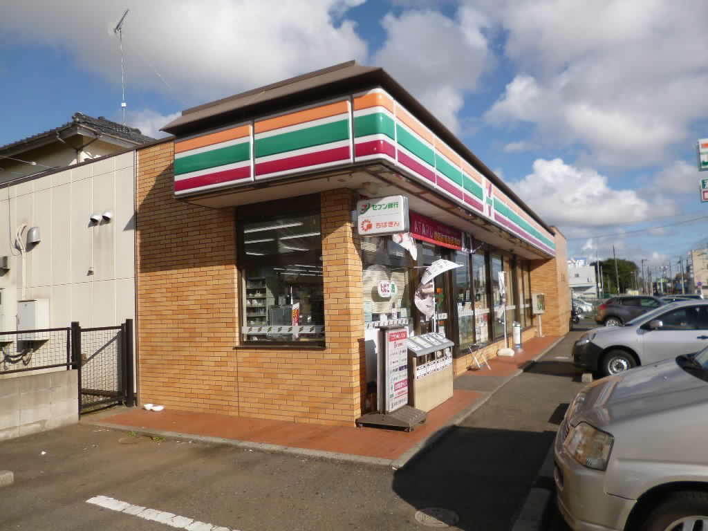 コンビニ　セブンイレブン 成田本三里塚店（コンビニ）まで374m