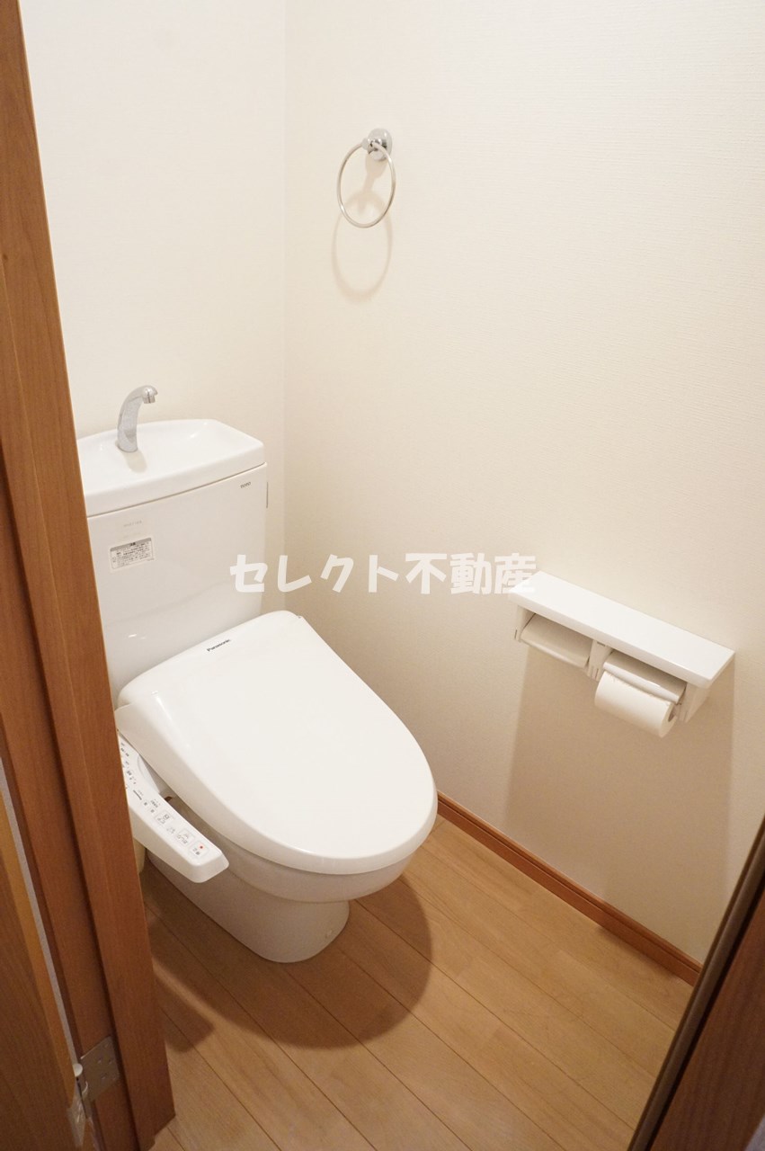 トイレ　【ＬＳ西松江城マンション】温水洗浄便座完備です☆