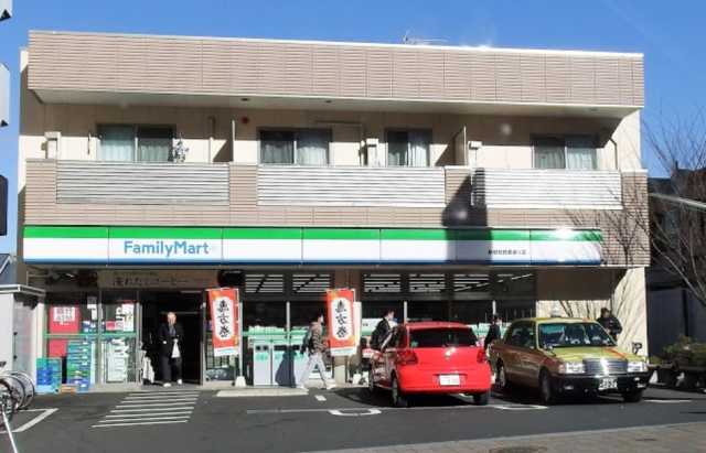 コンビニ　ファミリーマート　新宿税務署通り店（コンビニ）まで45m