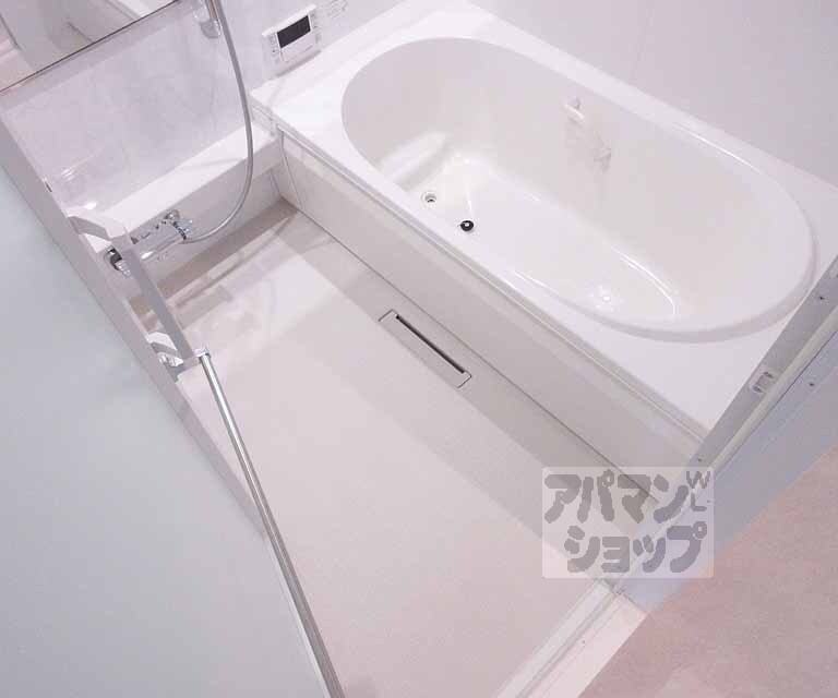 バス・シャワールーム　広々したお風呂