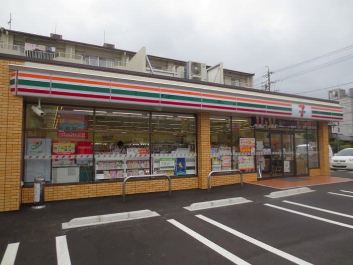 コンビニ　セブンイレブン（コンビニ）まで160m