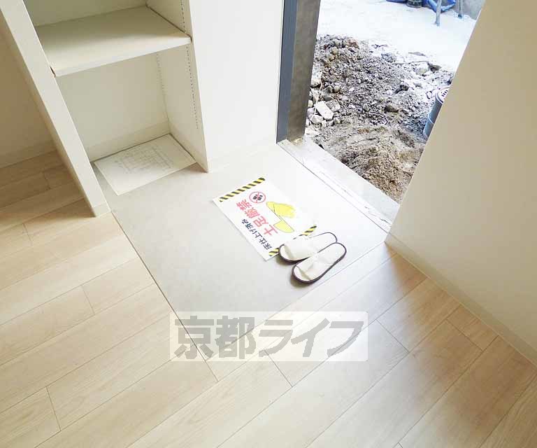 玄関　広いスペースがあります