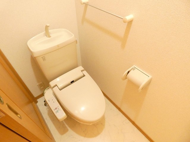 トイレ　シャワー付き暖房便座