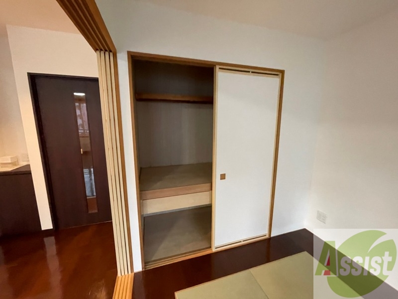 収納　寝室の収納です。部屋がすっきり片付きます。