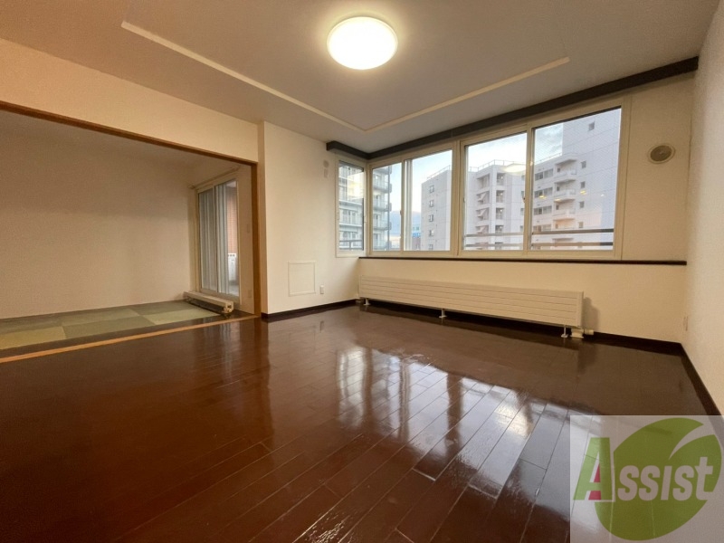 居室・リビング　明るいお部屋は気持ちよく過ごせそうですね。