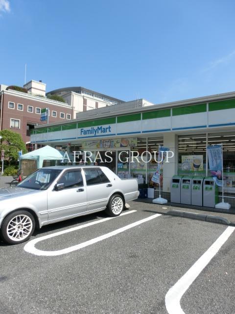 コンビニ　ファミリーマート東京成徳学園前店（コンビニ）まで211m
