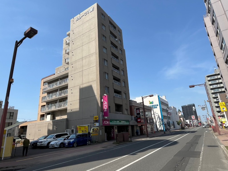 スーパー　まいばすけっと八軒1条西1丁目店（スーパー）まで130m
