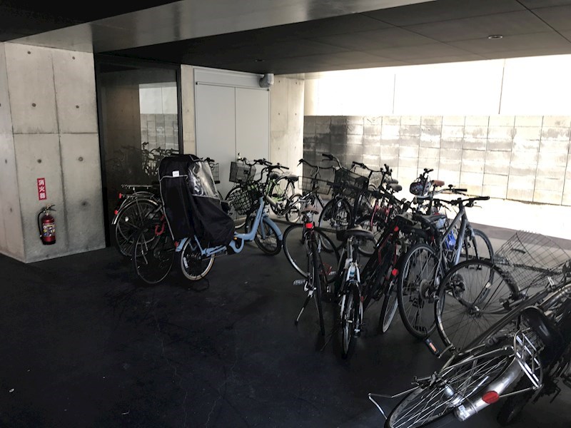その他共有部分　屋根付きの駐輪スペース