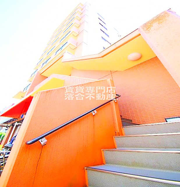 建物外観　しっかりとした建物