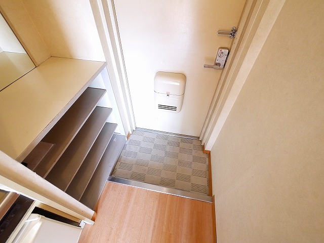 玄関　落ち着いた玄関です